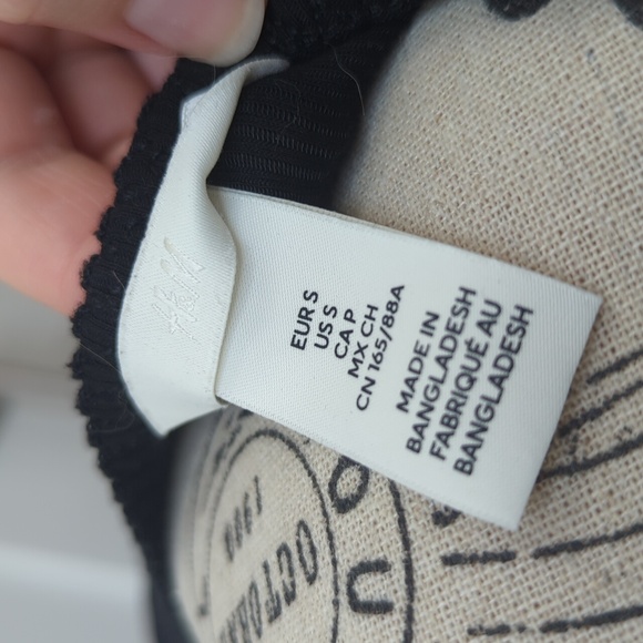 H&M cute black long-sleeved crop top with drawstring - Picture 3 of 3